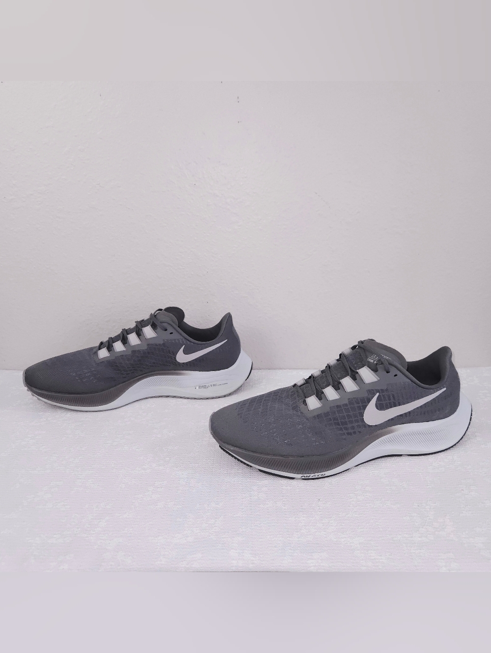 NIKE Air Zoom Pegasus 37 Men's US 15 Smoke Grey White Running Sneakers